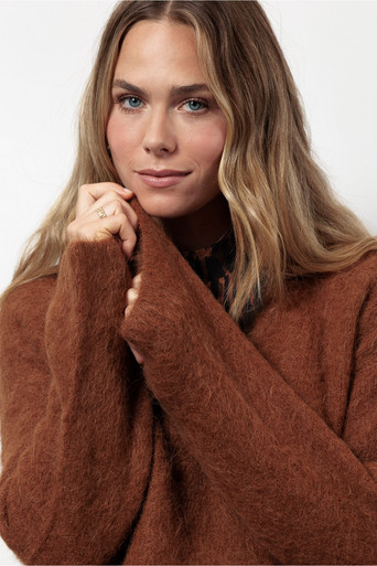 Liana vneck pullover – caramel