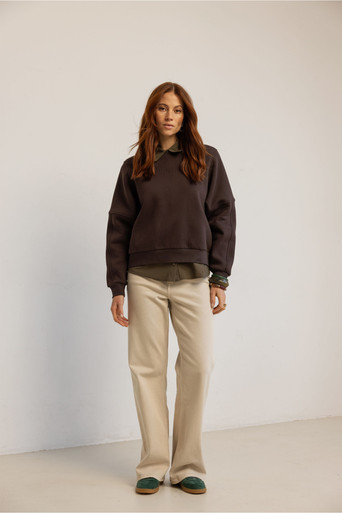 Pleuni studio sweater – espresso